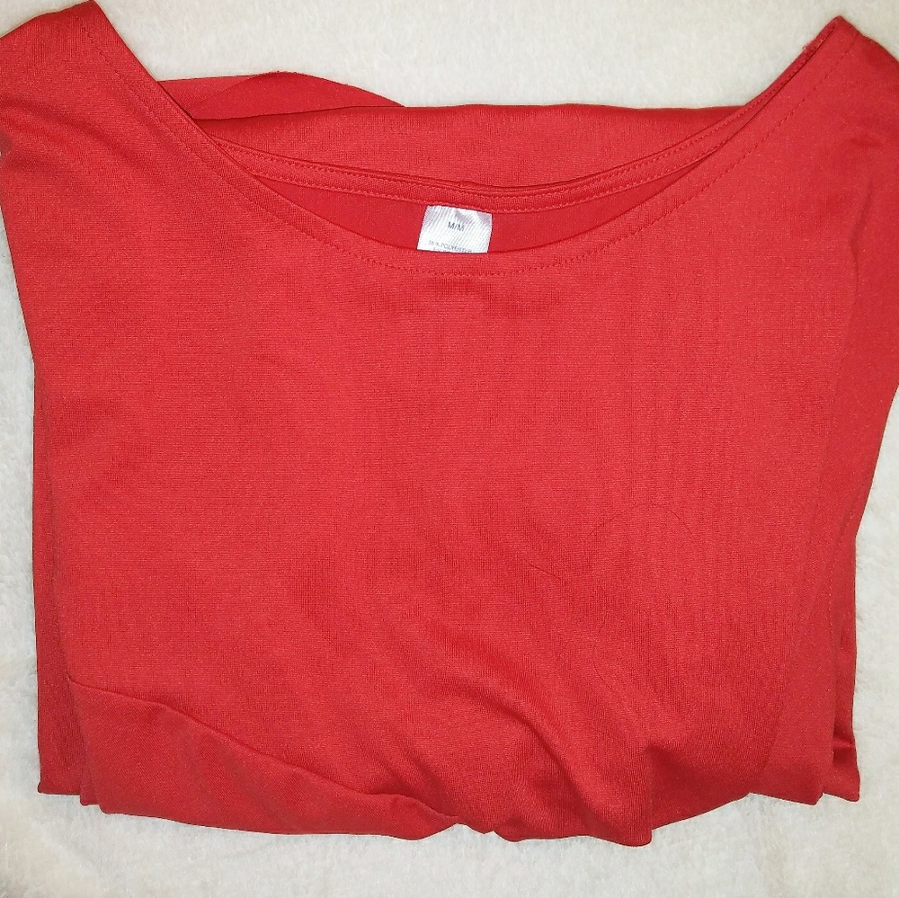 Red fitted knotted medium dress.